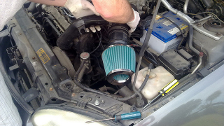 Illustration for article titled Ten automotive repair projects anyone can do